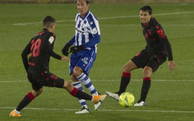 Tomás Pina, durante el derbi frente a la Real Sociedad en Mendizorroza.
