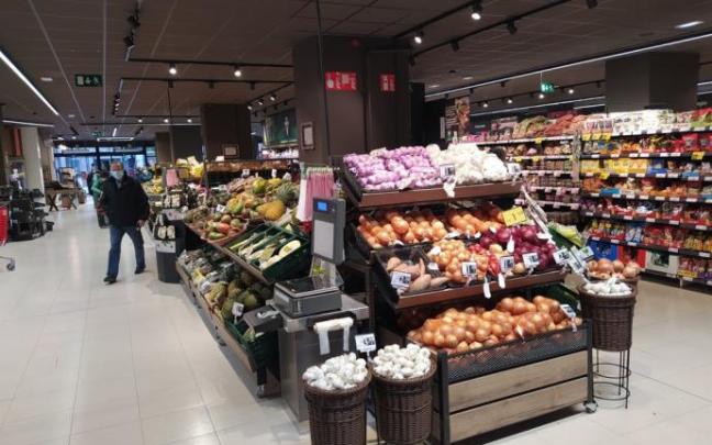 Interior de un supermercado Eroski. Interior de un supermercado Eroski.