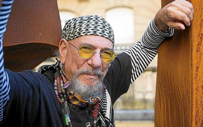 El exlíder de Barricada, ‘El Drogas’, y su banda subirán al escenario de la Herriko plaza en la noche del lunes