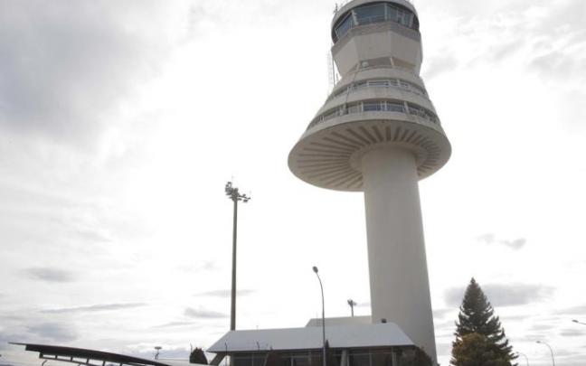 Torre de control del aeropuerto de Foronda.