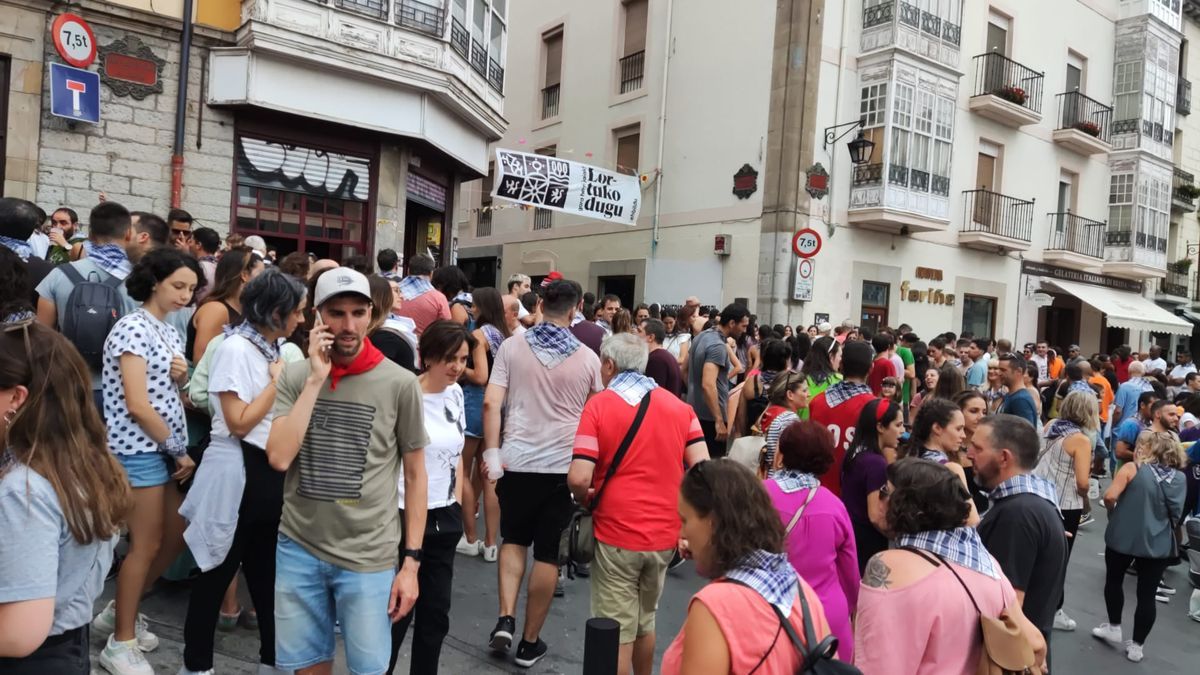 Ambiente de la 'Kutxi' tras el txupinazo