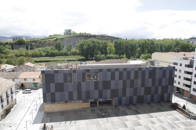 Vista del Ayuntamiento de Burlada