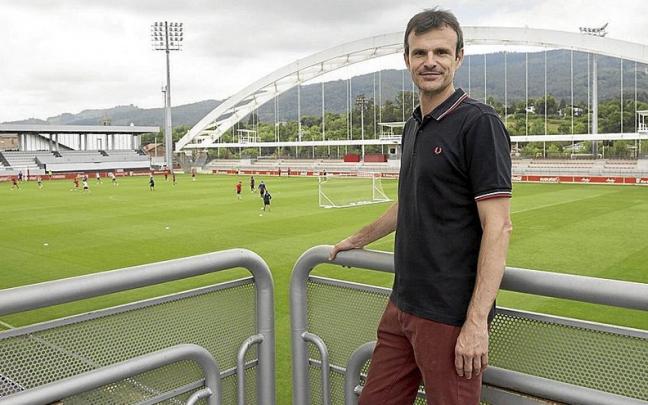 Jon Uriarte, en Lezama, en uno de sus primeros d&iacute;as como presidente del Athletic.