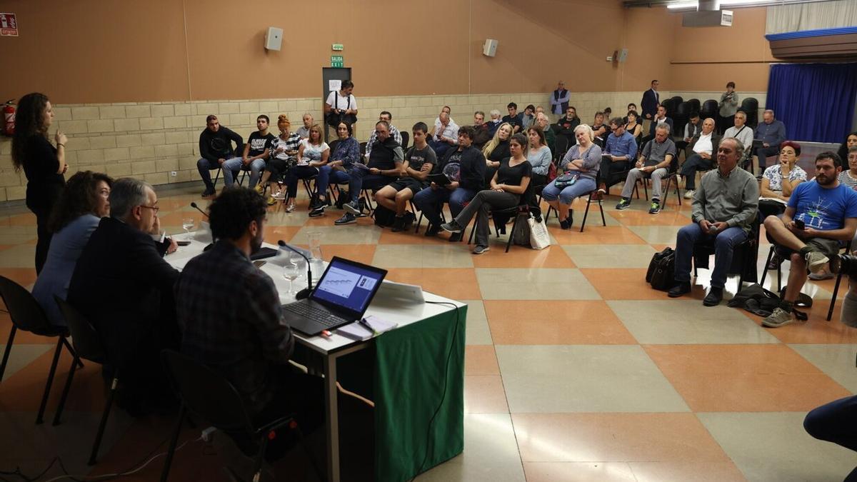 Asistentes al foro de barrio de la Rochapea, celebrado recientemente.