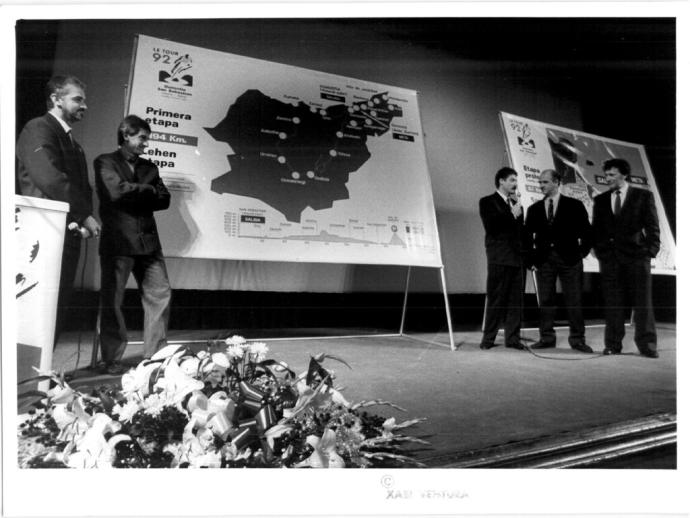 Presentación de la salida del Tour desde Donostia en 1992.