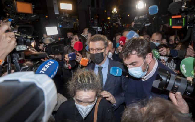 Alberto Núñez Feijóo, a su llegada a la sede del PP en Génova