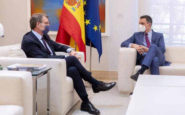 Feijóo y Sánchez se reúnen en la Moncloa.