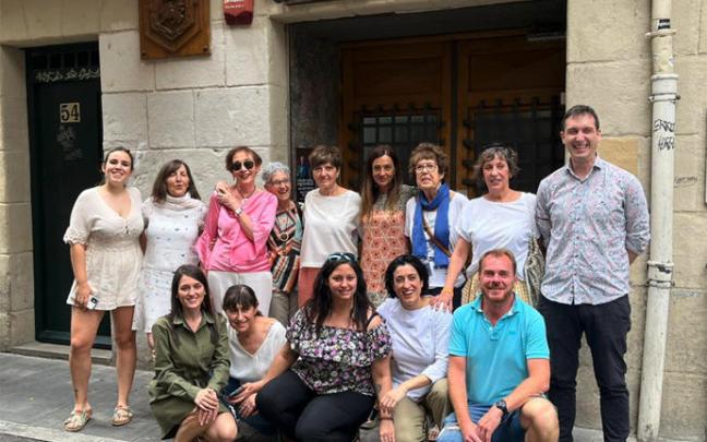 Miembros de la Asociación FESTA-Los de Bronce junto a las Premiadas FESTA 2022 Miembros de la Asociación FESTA-Los de Bronce junto a las Premiadas FESTA 2022