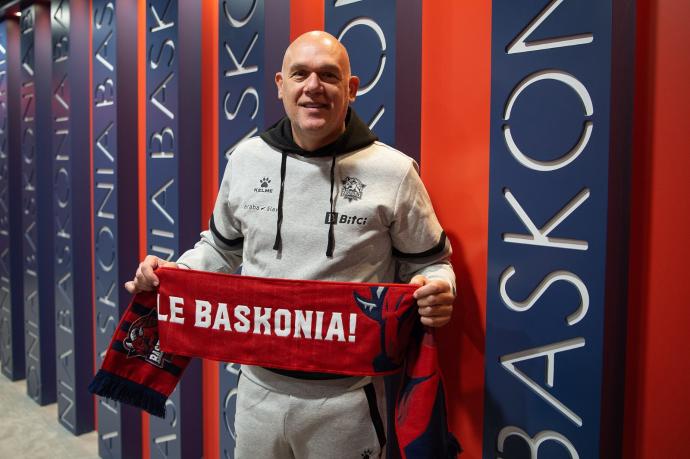 Neven Spahija, tras su presentación como nuevo entrenador del Baskonia.