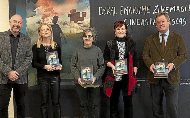 Joxean Fernández, Pilar Rodríguez, Isabel Herguera, Izaskun Arandia y Bingen Zupiria, ayer en la presentación del libro en Donostia. Joxean Fernández, Pilar Rodríguez, Isabel Herguera, Izaskun Arandia y Bingen Zupiria, ayer en la presentación del libro en Donostia.