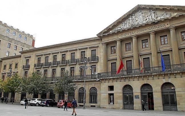 Sede del Gobierno de Navarra en la avenida de Carlos III de Pamplona. | FOTO: JAVIER BERGASA Sede del Gobierno de Navarra en la avenida de Carlos III de Pamplona. | FOTO: JAVIER BERGASA