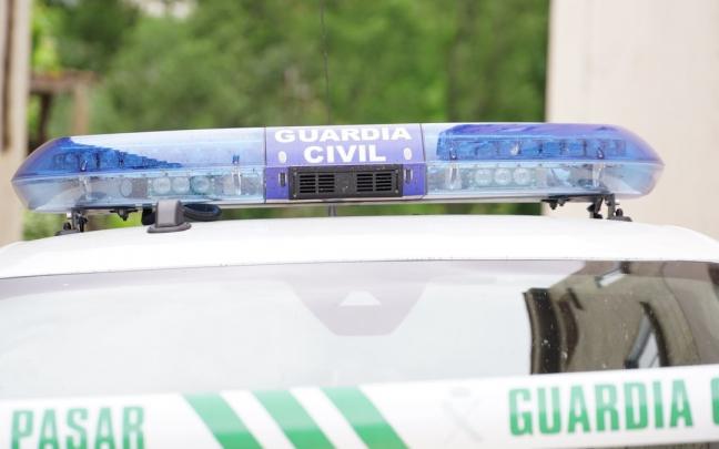Vehículo de la Guardia Civil. Vehículo de la Guardia Civil.