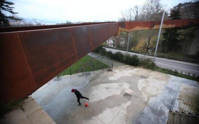 Imagen de la pasarela del Labrit.