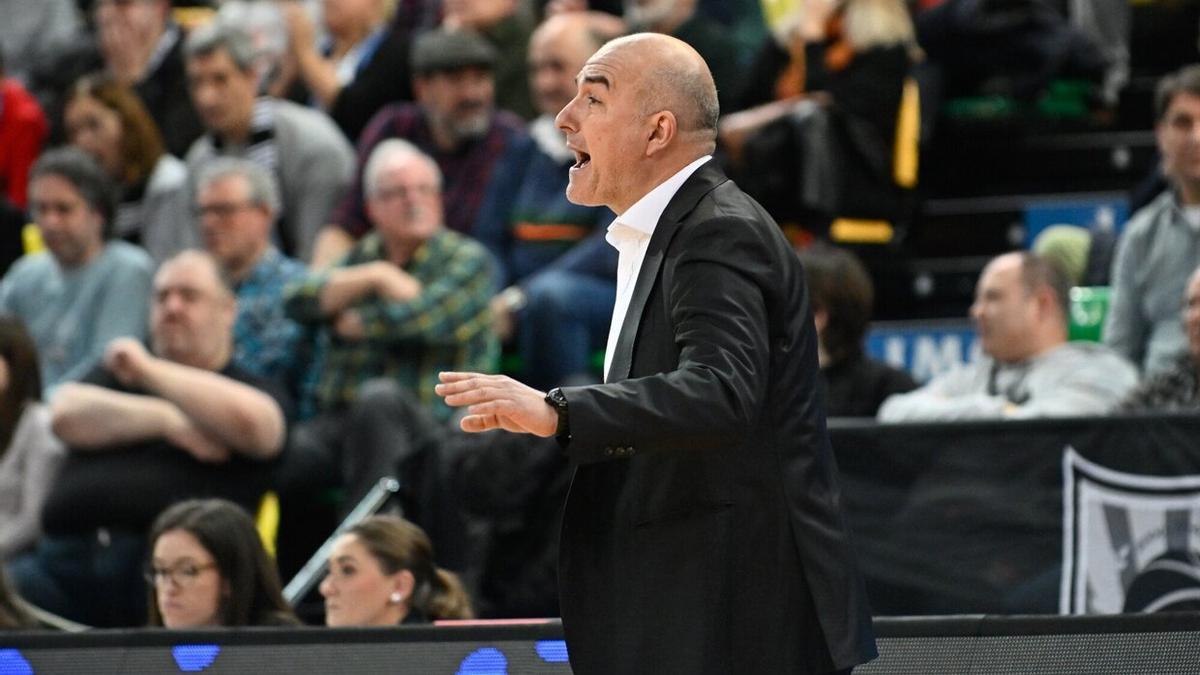 El entrenador del Bilbao Basket, Jaume Ponsarnau,