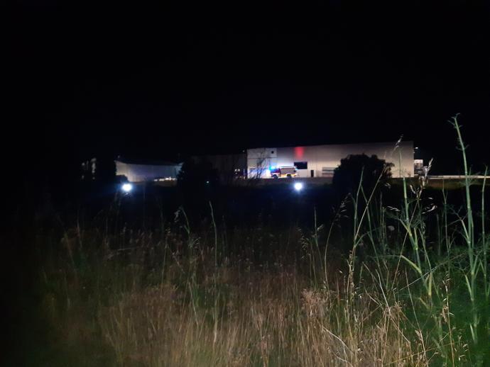La empresa esta madrugada, en una foto tomada por los Bomberos forales