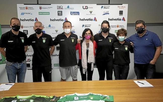 Parte del cuerpo técnico de Anaitasuna, ayer en el acto de balance de temporada.