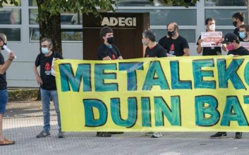 Concentración sindical para reclamar la actualización del convenio del Metal en Gipuzkoa.