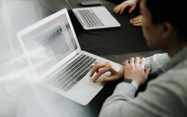 La forma habitual de cometer delitos de corrupción de menores es a través de las redes sociales. La forma habitual de cometer delitos de corrupción de menores es a través de las redes sociales.