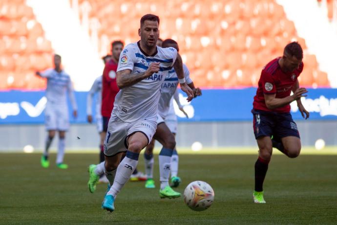 Edgar Méndez, durante el amistoso entre Osasuna y el Alavés en El Sadar.