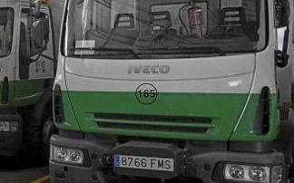 Camión de la flota de recogida aparcado en las cocheras. Foto: A. Larretxi