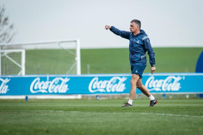 José Luis Mendilibar, durante un entrenamiento.