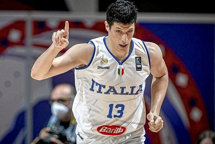 Fontecchio celebra una acción en el Preolímpico que acabó el domingo en Belgrado. Foto: FIBA