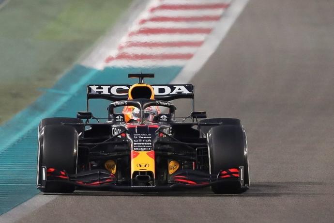 Max Verstappen durante la carrera de Abu Dhabi