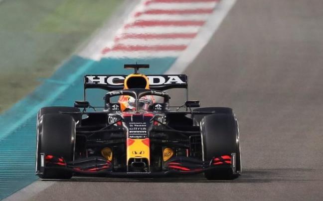Max Verstappen durante la carrera de Abu Dhabi