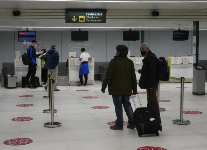 Pasajeros en la terminal alavesa