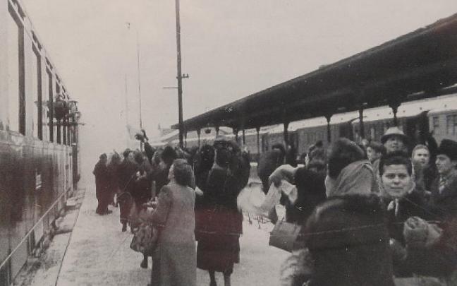 Westbahnhof de Viena. Tren con destino Irún, 18 de febrero de 1949. Westbahnhof de Viena. Tren con destino Irún, 18 de febrero de 1949.