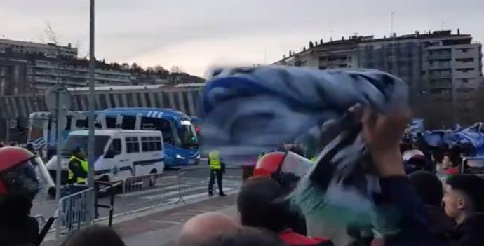 La Real accediendo al estadio