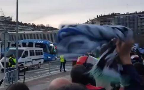 La Real accediendo al estadio