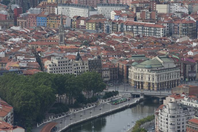 El Casco Viejo y Bilbao La Vieja son las zonas donde más ayudas se ha destinado para la reforma de viviendas