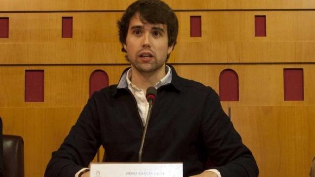 Detienen a un joven en Gasteiz por agredir supuestamente a un dirigente del PP Detienen a un joven en Gasteiz por agredir supuestamente a un dirigente del PP