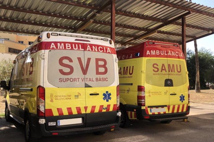 Imagen de archivo de dos ambulancias.