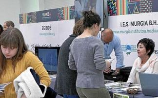Uno de los stands durante una edición anterior de la feria Avanza de Formación Profesional en el Palacio Europa. Foto: Pilar Barco