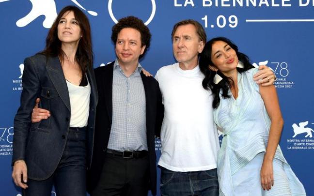 Franco vuelve a Venecia con "Sundown": nihilismo y drama familiar. Franco vuelve a Venecia con "Sundown": nihilismo y drama familiar.