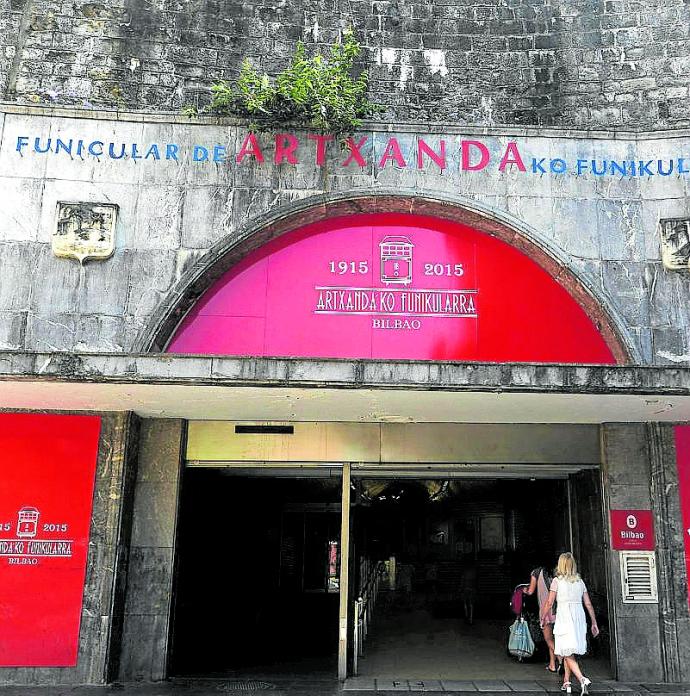 La fachada de acceso al funicular lucirá un jardín vertical.