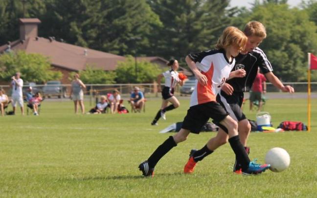 Un estudio concluye que el riesgo de contagio es mínimo jugando al fútbol