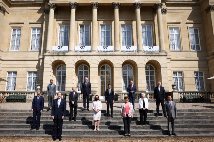 Foto de grupo de los ministros del G7 .