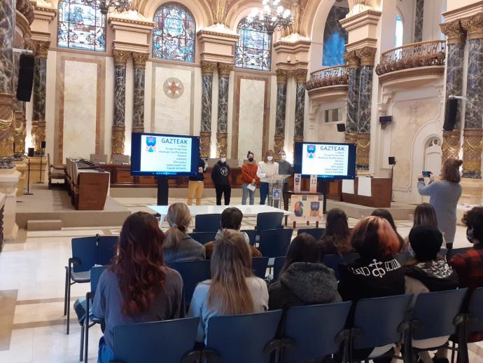 Un momento de la presentación de las actividades infantiles y juveniles para el periodo navideño.