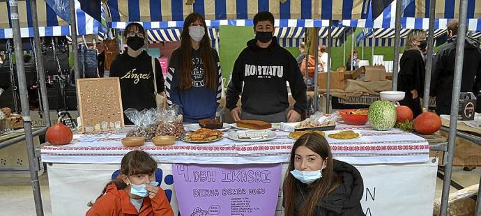 El ganado regresa a la plaza de Izarra