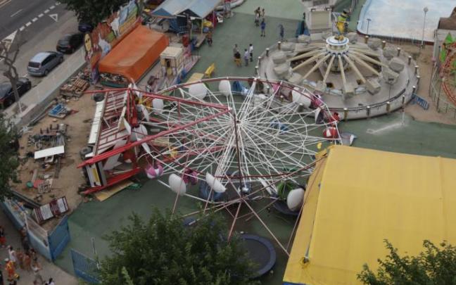 Imagen de la noria que el viento ha derribado en Gandía. Imagen de la noria que el viento ha derribado en Gandía.