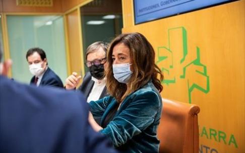 La consejera de Gobernanza Pública y Autogobierno Olatz Garamendi compareciendo en Comisión para explicar el proyecto de ley