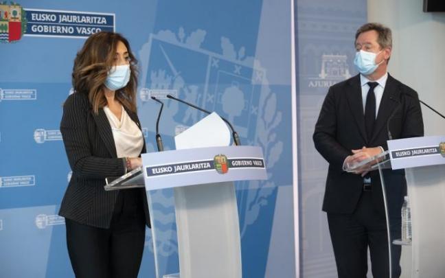 La consejera de Autogobierno, Olatz Garamendi, con el portavoz Bingen Zupiria La consejera de Autogobierno, Olatz Garamendi, con el portavoz Bingen Zupiria