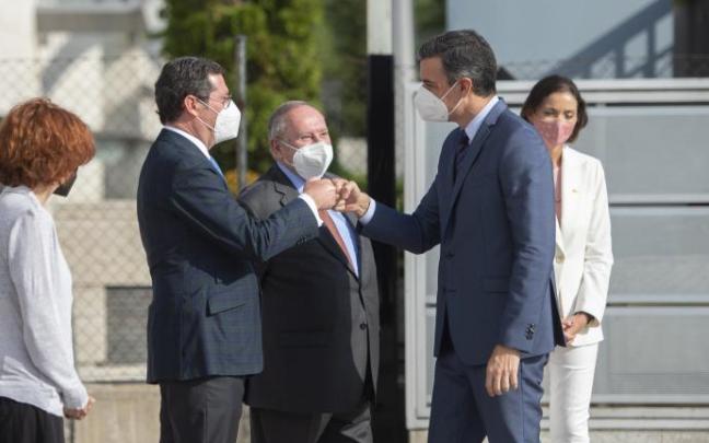 Garamendi y Sánchez se saludan el miércoles. Garamendi y Sánchez se saludan el miércoles.