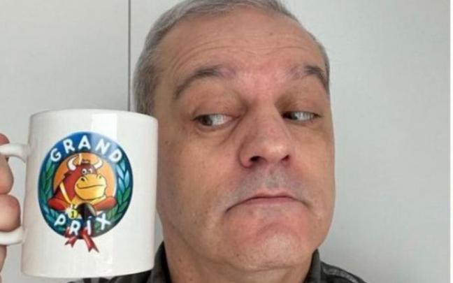 Ramón García con la taza del 'Grand Prix'. Ramón García con la taza del 'Grand Prix'.