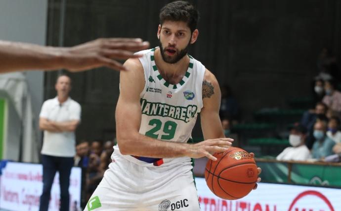 El 'Pato' Garino, en un encuentro de esta temporada con el Nanterre
