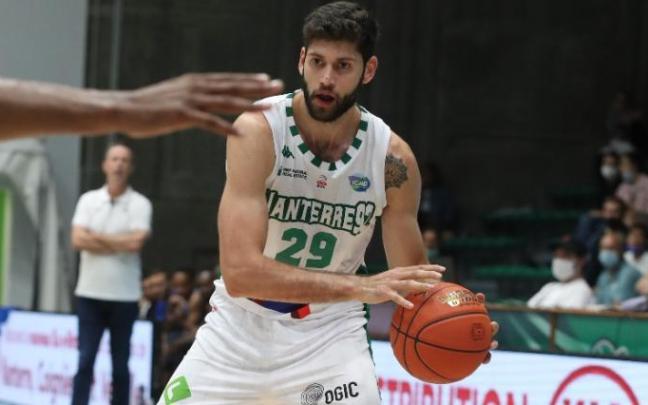 El 'Pato' Garino, en un encuentro de esta temporada con el Nanterre