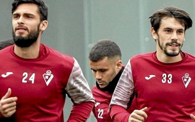 Jugadores del Eibar durante el entrenamiento de ayer. Foto: SD Eibar Jugadores del Eibar durante el entrenamiento de ayer. Foto: SD Eibar